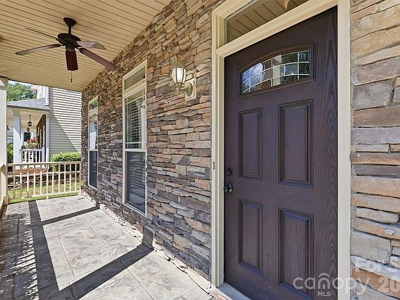 3rd image of 4140 Cedar Point Ave