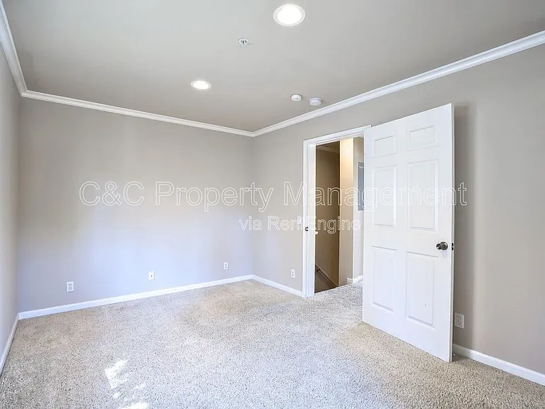 815 Alice St #B — Photo 9