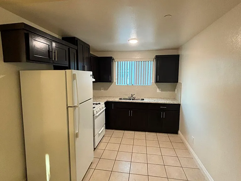 1337 W 55th St — Photo 3