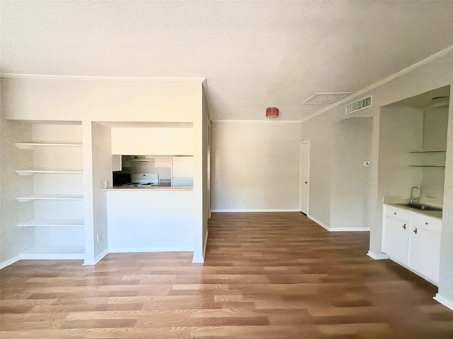 728 Bering Dr — Photo 2