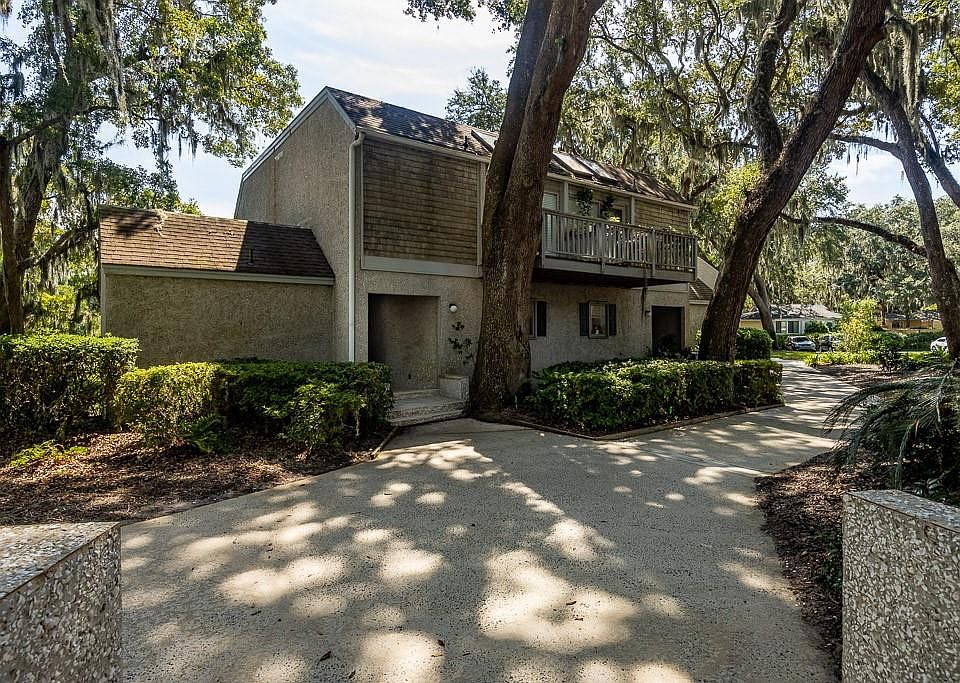 1st image of 670 N Golf Villas