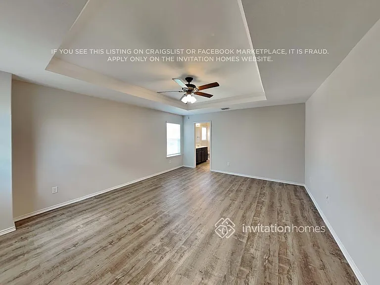 1607 Crown Daisy — Photo 16