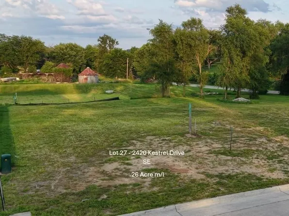 2420 Kestrel Dr, Cedar Rapids, IA 52403