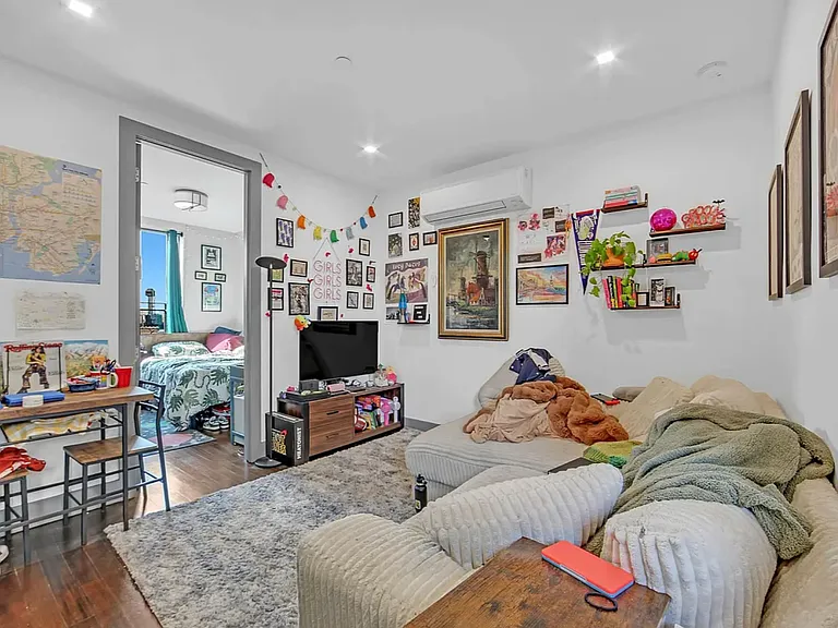 412 Suydam St #3B — Photo 5