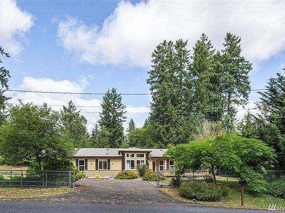 2nd image of 1806 194th Ave SW