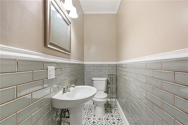 2404 Bienville St — Photo 12