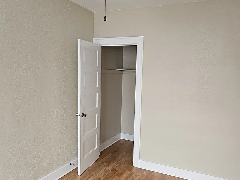 110 S Fond Du Lac Ave #5 — Photo 16