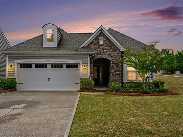 14204 Southbridge Forest Dr, Charlotte, NC 28273