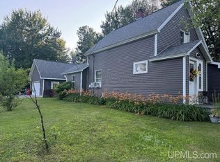 7 Pond Rd, Negaunee, MI 49866
