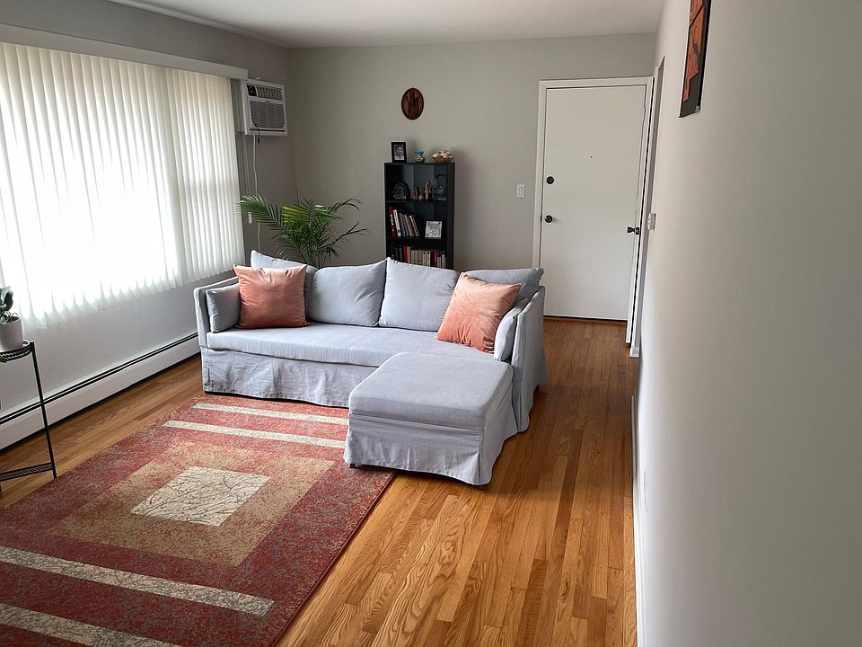 1st image of 8518 W Catalpa Ave APT 2N
