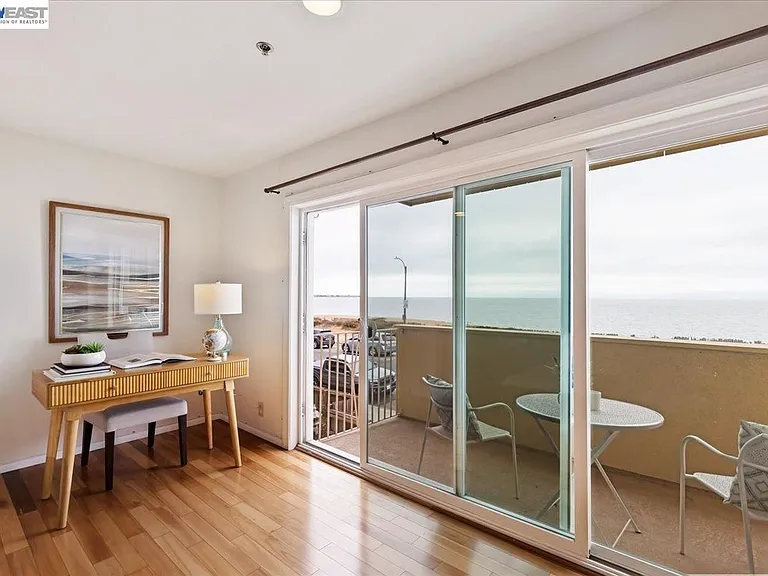933 Shoreline Dr #203 — Photo 5