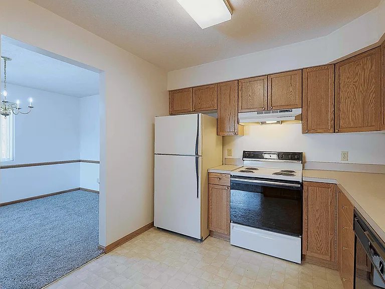 5400 S 32nd St — Photo 7