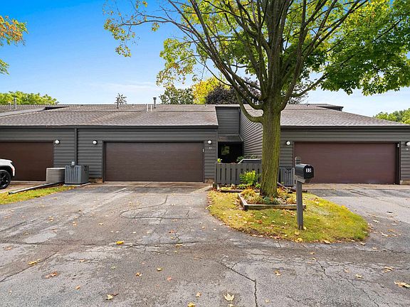 5th image of 33 Webster Heights Dr