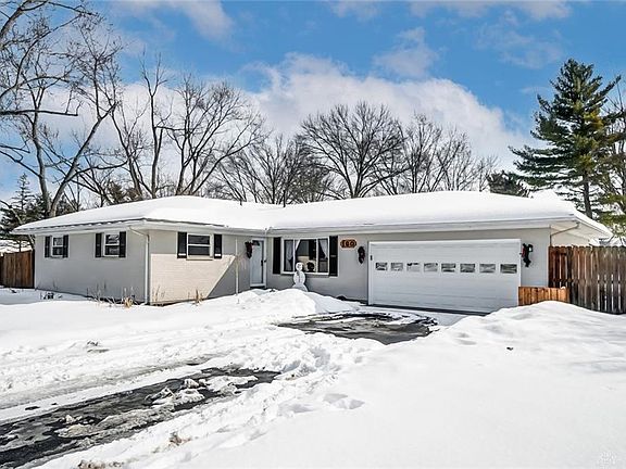 3rd image of 160 Carrousel Dr
