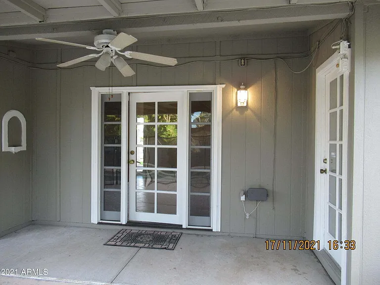 2324 W Highland Ct — Photo 17