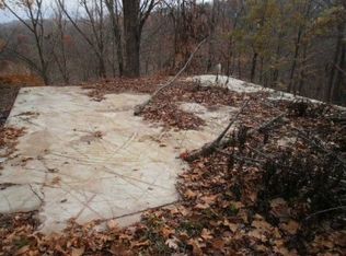 2103 Overly Dr, Saint Albans, WV 25177