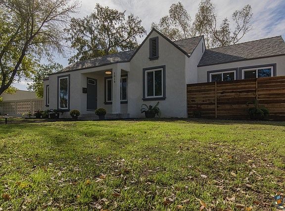 3rd image of 1019 Wensley Ave