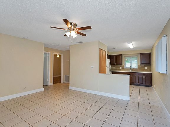 4th image of 2716 SW 46th St #2