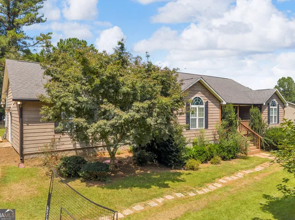 131 Pine Oak Dr, Martin, GA 30557