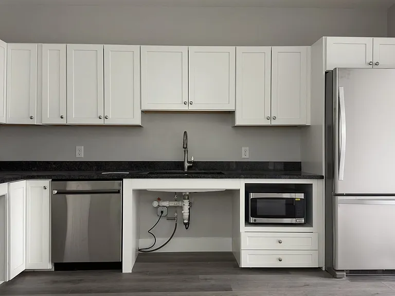 251 Sladen St #105 — Photo 2