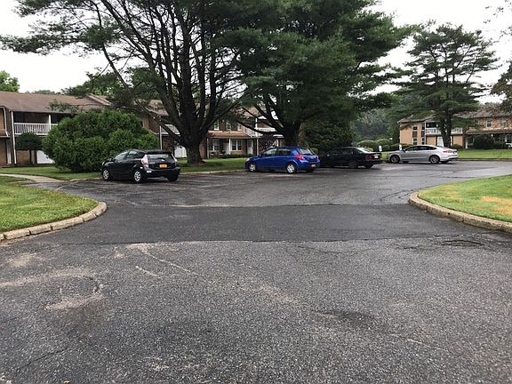 4th image of 52 Artist Lake Dr