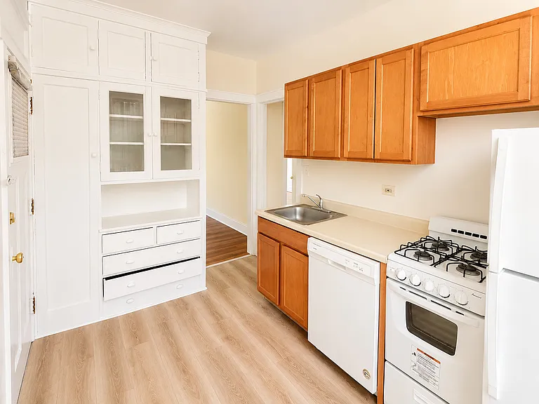737 Hinman Ave #2W — Photo 4