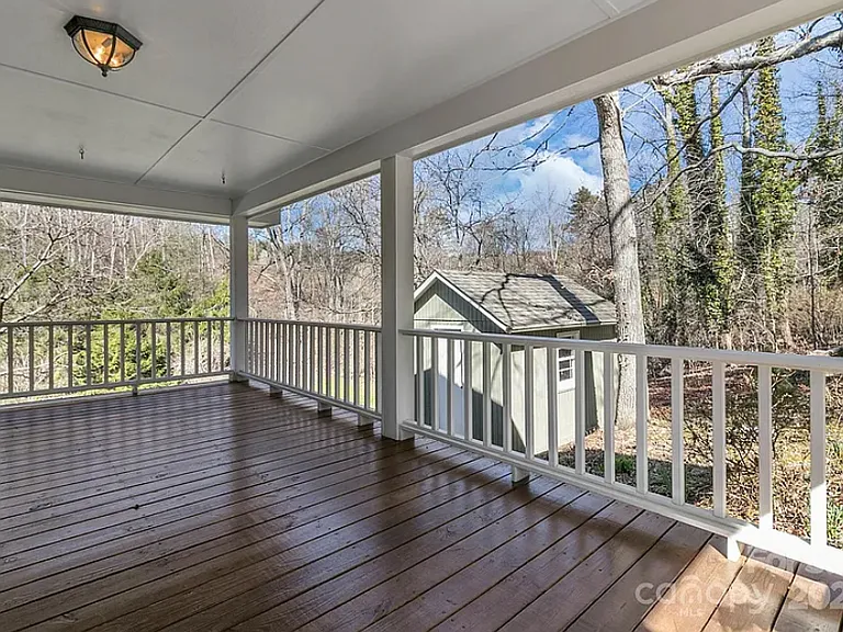 1085 Jenkins Valley Rd — Photo 23