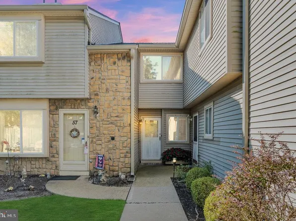 53 Chatham Ct, East Windsor, NJ 08520