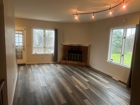 3rd image of 395 Alexander St APT 12