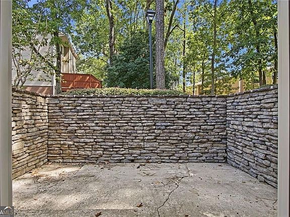 4th image of 64 Basswood Cir