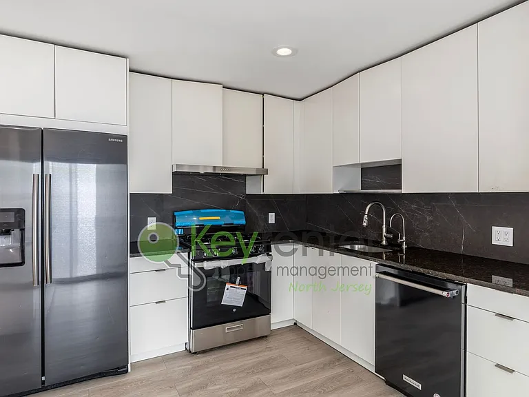 755 Spring Valley Rd — Photo 10