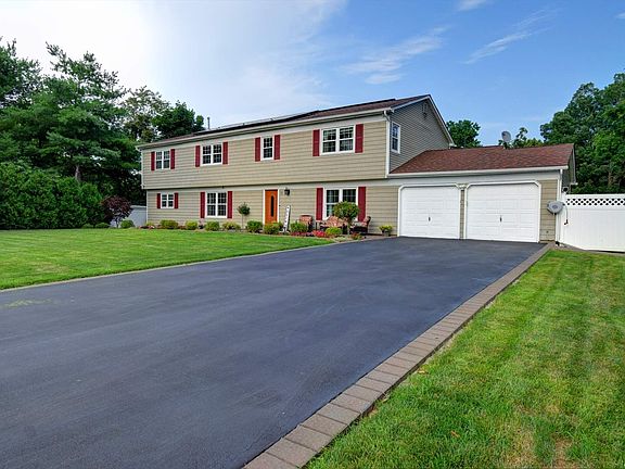 2nd image of 51 Long Meadow Pl