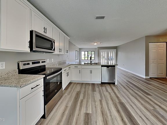 4th image of 84 BREEZE HILL Lane
