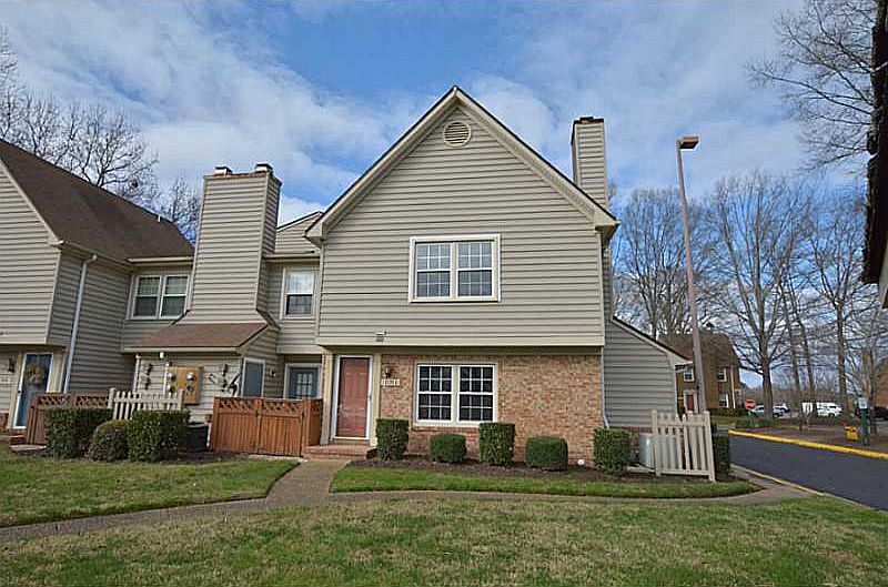 1st image of 1020 Saint Andrews Way APT D