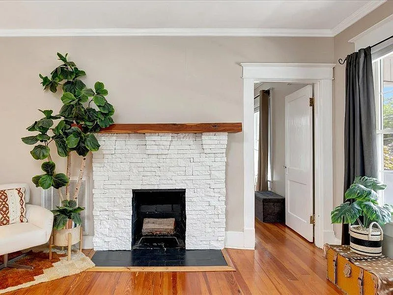2 bed, 1145 sqft, $1,950 — Photo 2