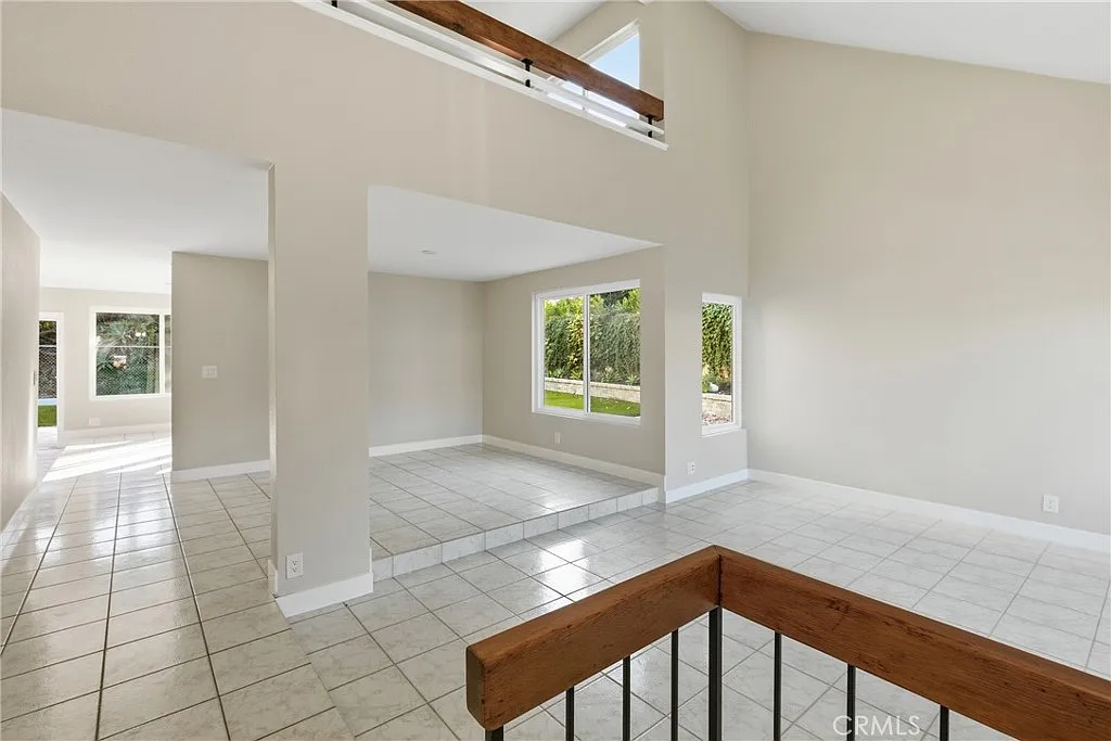 4 bed, 3.5 bath, 2474 sqft, $6,795 — Photo 4