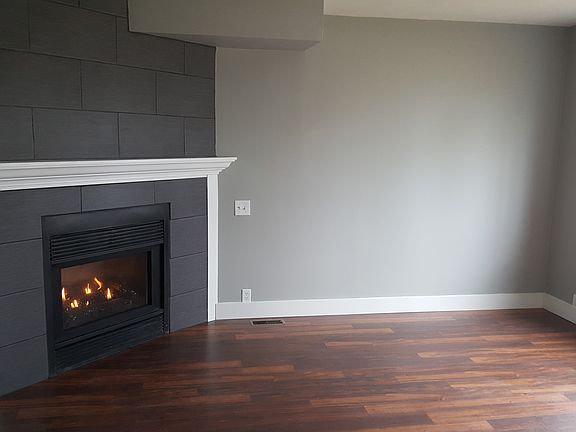 living rm/gas fireplace
