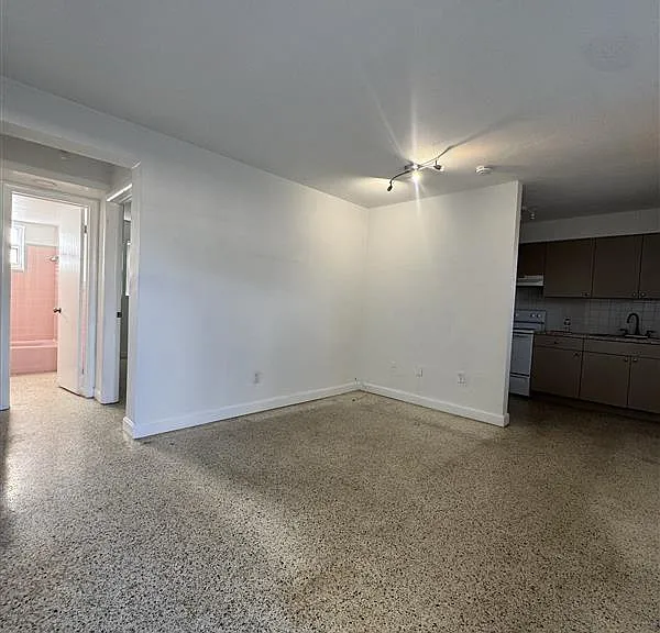 3181 SW 18th St #2 — Photo 8