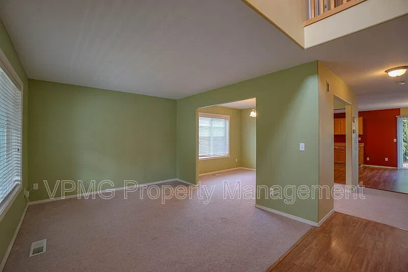 4 bed, 2.5 bath, 2595 sqft, $2,995 — Photo 4