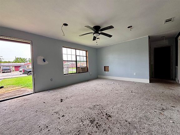 3rd image of 727 W 12th St
