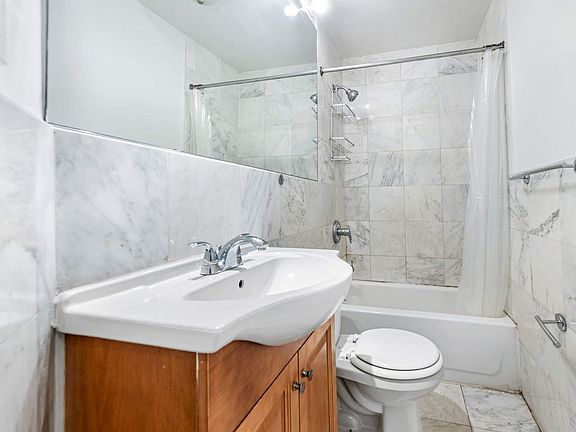 4th image of 1773 1st Ave APT 17
