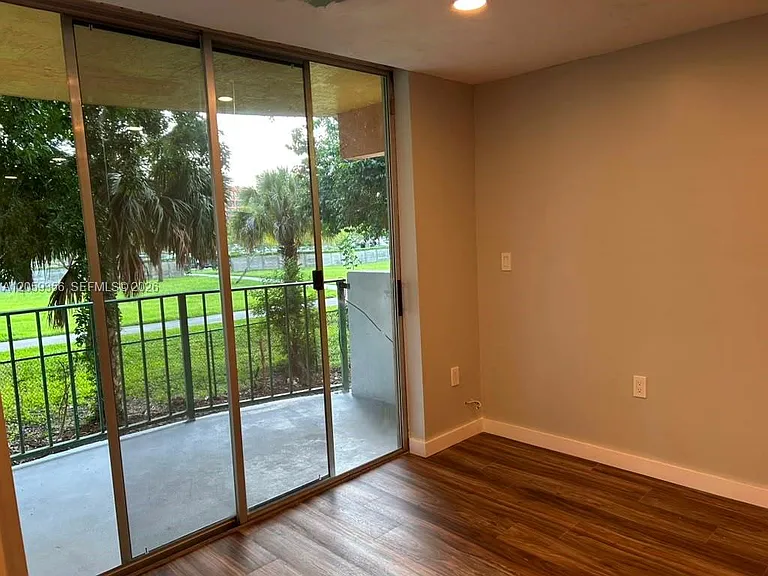 9320 Fontainebleau Blvd #214 — Photo 35