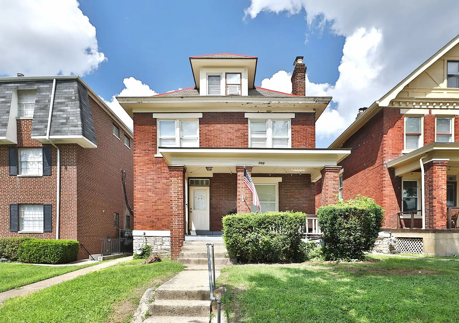 5br,1.5ba, FREE off-street parking, huge front porch, central AC, big backyard, recently remodele... — Photo 1