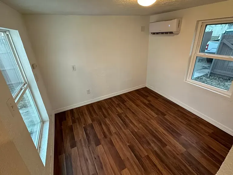 515 E Main St #1/2 — Photo 5