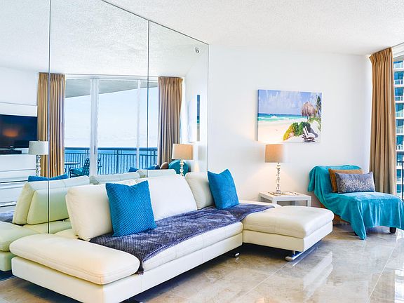 4th image of 17375 Collins Ave #2017