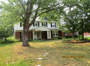 25465 Wykeshire Rd, Farmington Hills, MI 48336