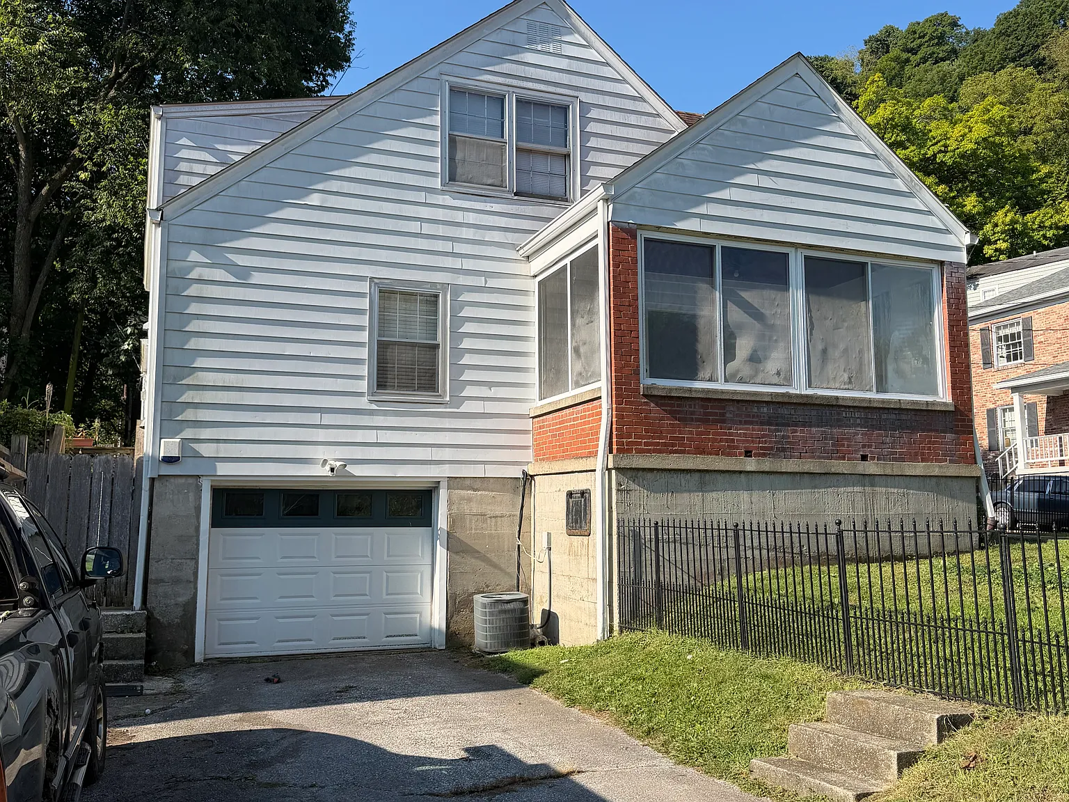 3 bed, 2800 sqft, $1,850 — Photo 2