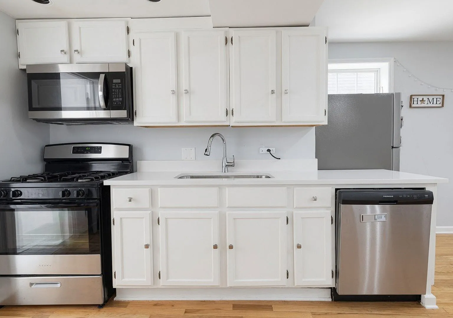 1 bed, 725 sqft, $2,150 — Photo 1