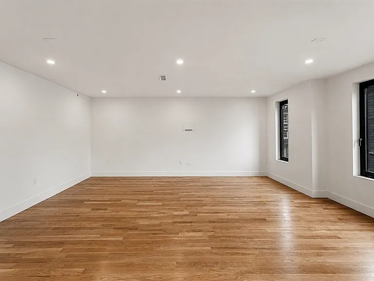 6 Gen Devine Way #2 — Photo 8