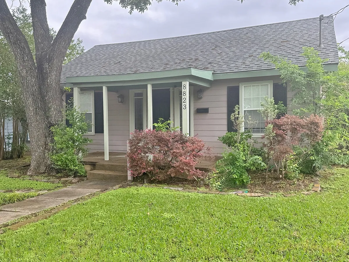 Building Photo - 8823 San Benito Way